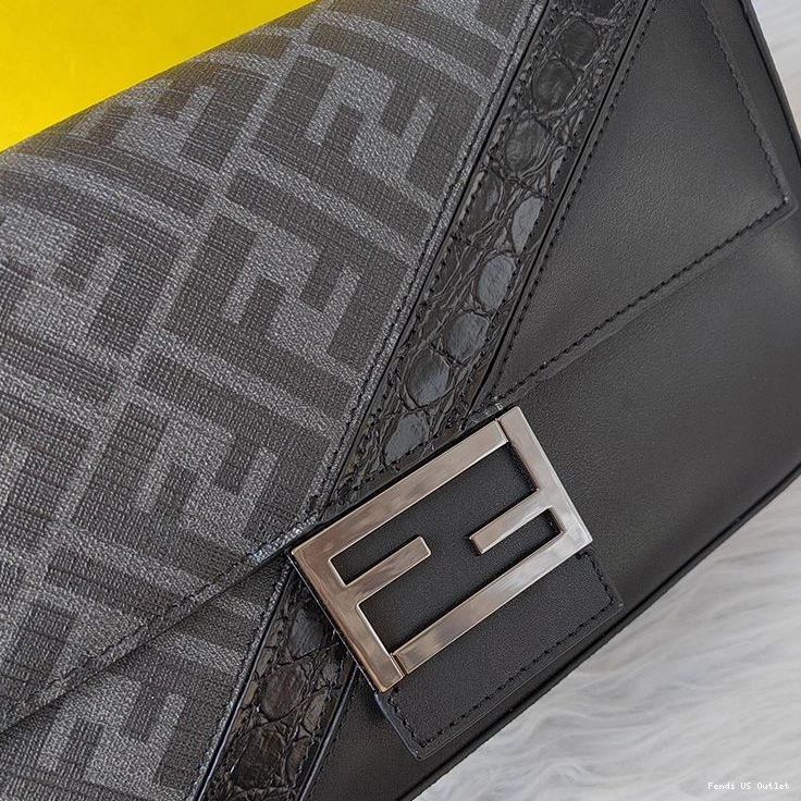 Vintage HOT Medium FF Baguette Bag Motif Fabric Black Fendi In 0711